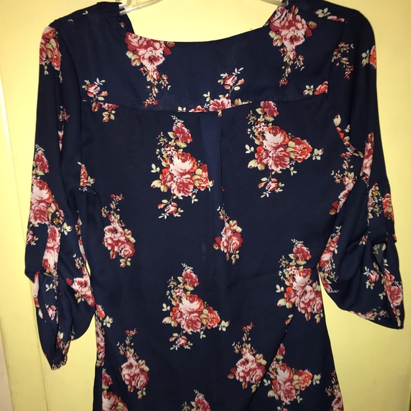 Rue21 Floral Navy Blue Half Sleeve - Picture 2 of 2